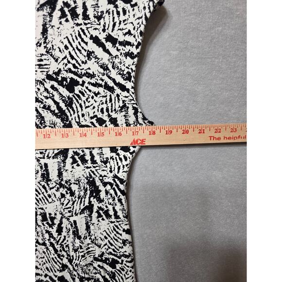 Talbots Petites MP Black & White Abstract Brushstroke Print Fit & Flare Dress - Picture 5 of 6